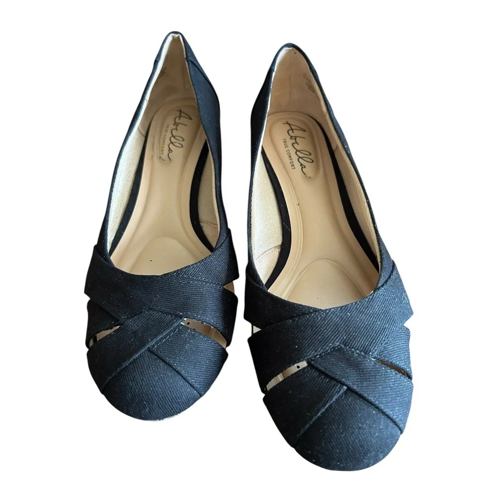 Abella True Comfort Wedge Heeled Canvas Pumps Womens Size 9.5M Black Classic